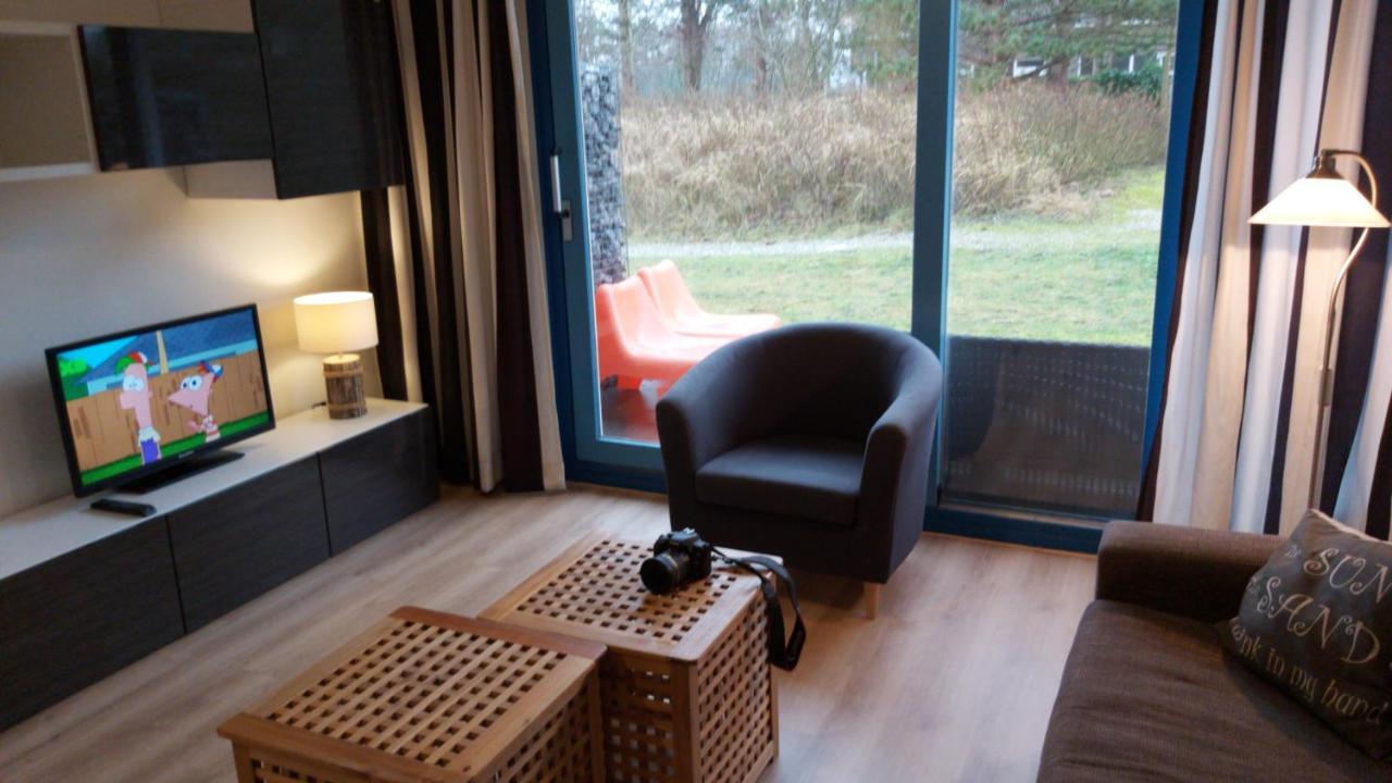 'T Strandhuys En De Vuurtoren, Met Eigen Keuken, Zonnig Terras Nabij Dorp, Duinen En Strand, Incl Verwarmd Binnen Zwembad Холлум Экстерьер фото