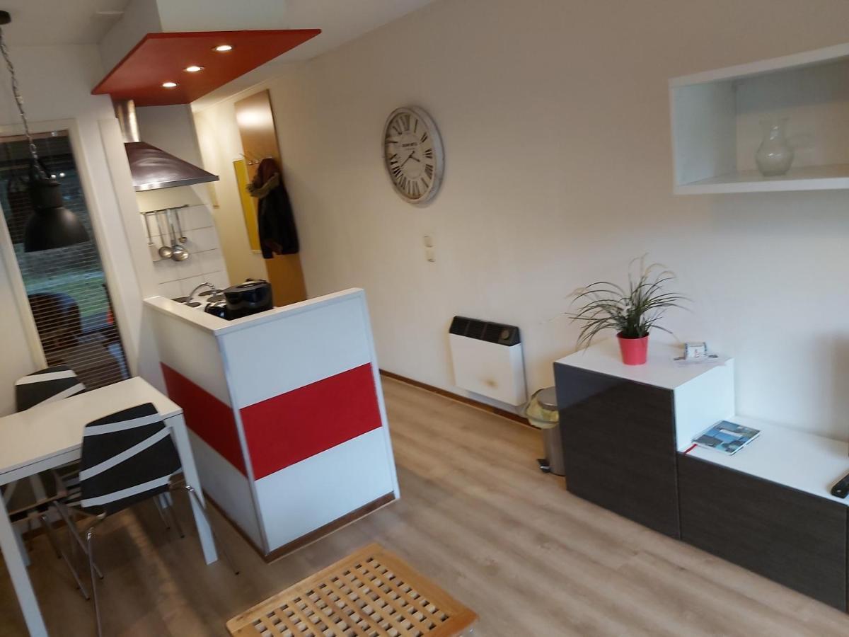 'T Strandhuys En De Vuurtoren, Met Eigen Keuken, Zonnig Terras Nabij Dorp, Duinen En Strand, Incl Verwarmd Binnen Zwembad Холлум Экстерьер фото